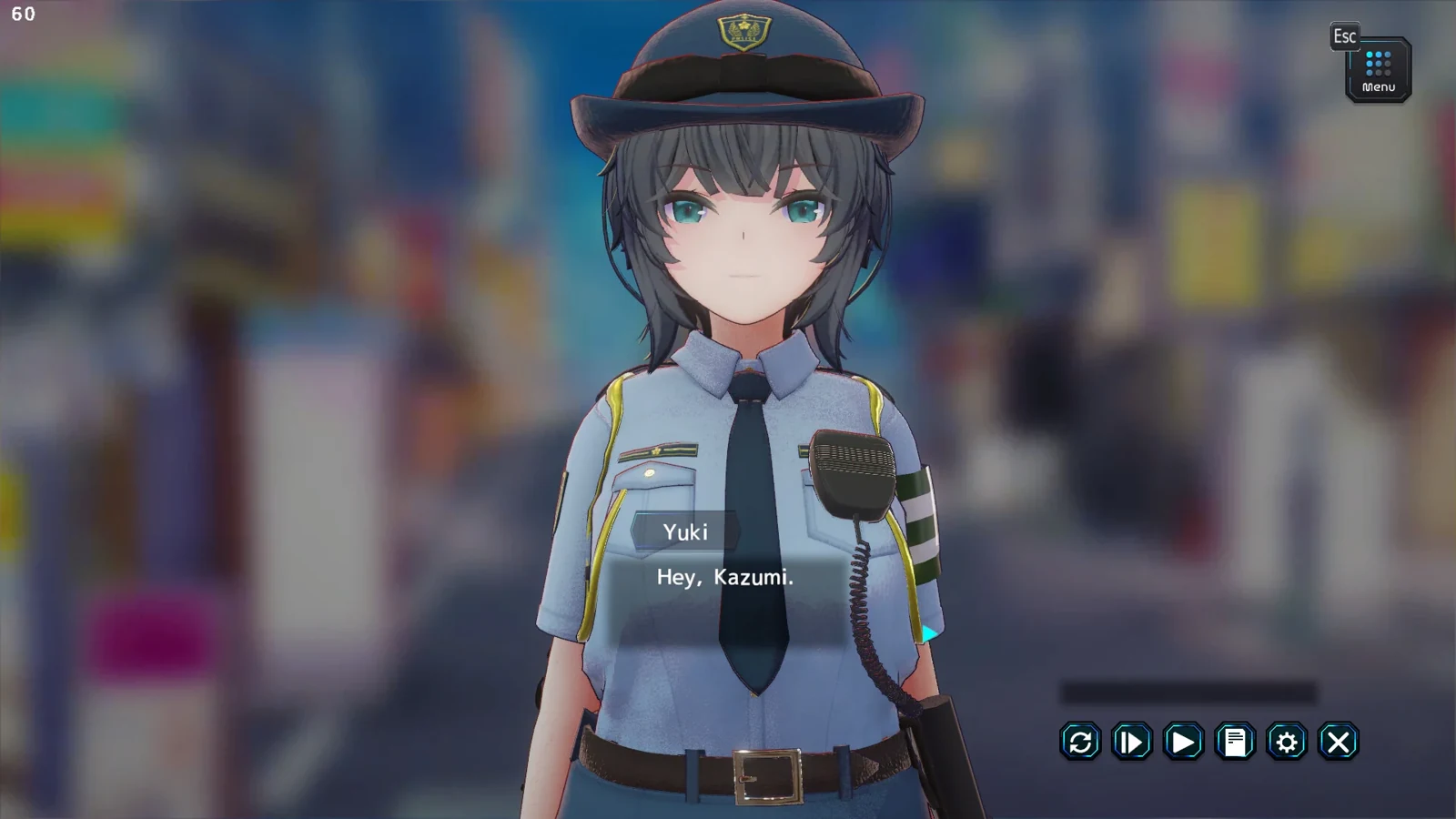 戴警帽的和美身穿蓝色制服站在街头